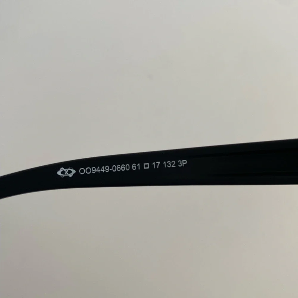 NWOT - Authentic - Oakley Gibston Polarized Sunglasses - Black / Grey - Picture 12 of 16